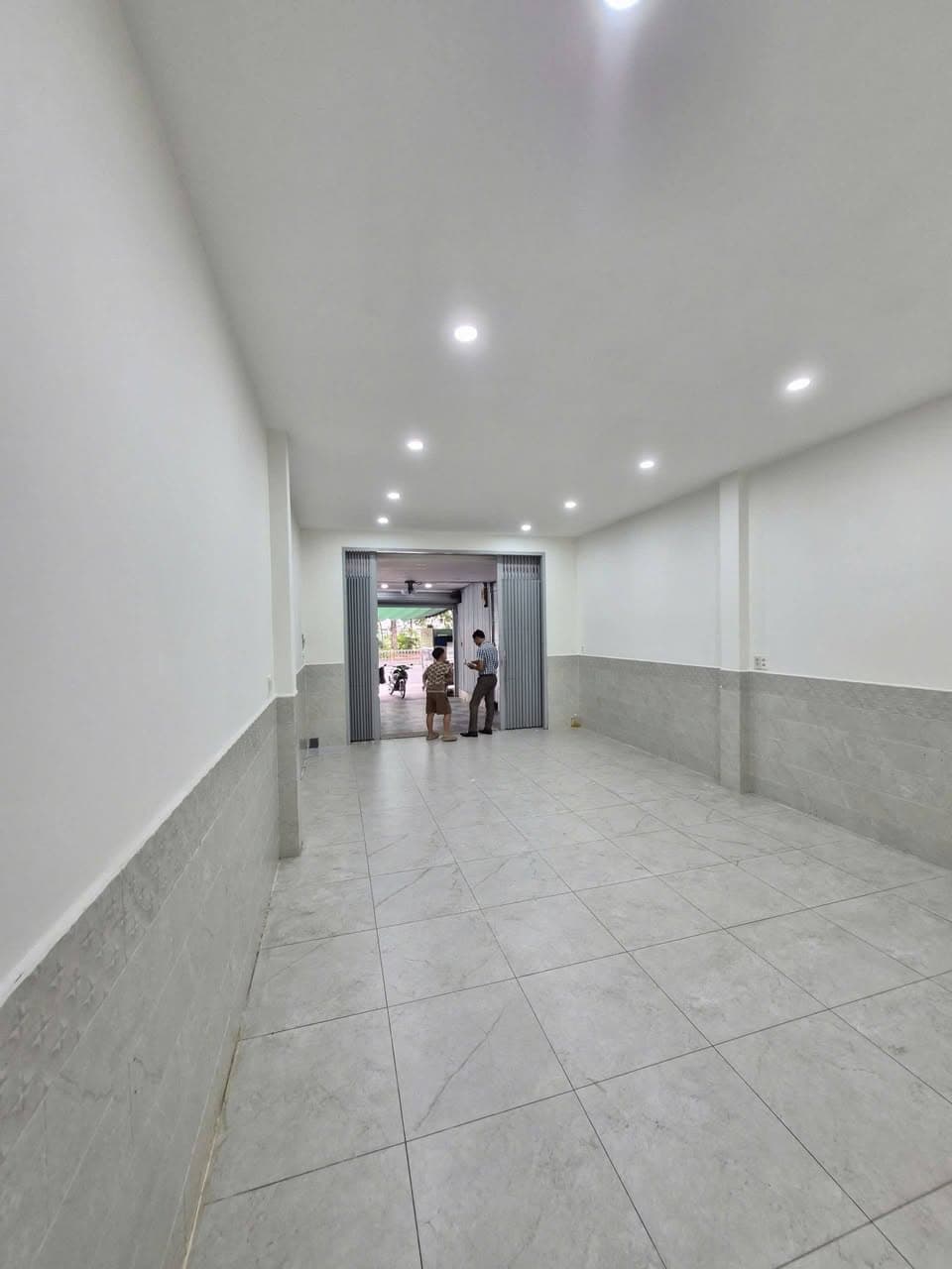 Nhà nguyên căn 1PN Quận 3 5tr/th - 5