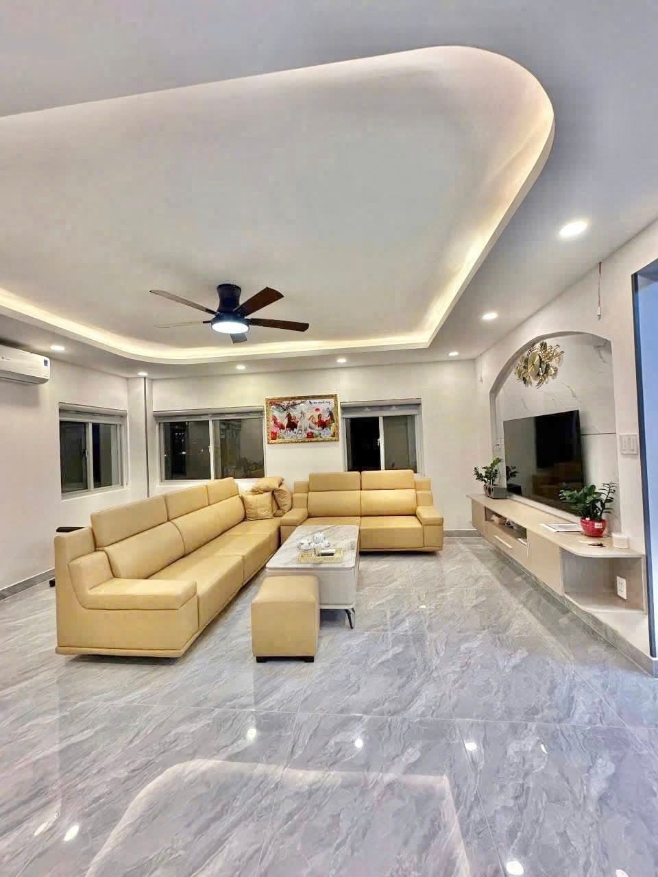 Chung cư 4PN Quận 3 5tr/th