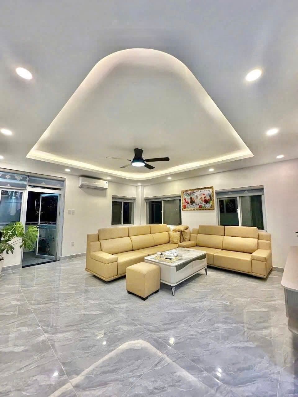 Chung cư 4PN Quận 3 5tr/th - 2